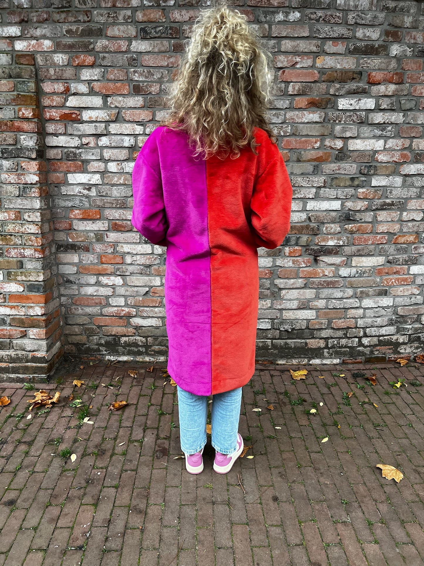 Jas Fluffy - Rood-roze achterkant