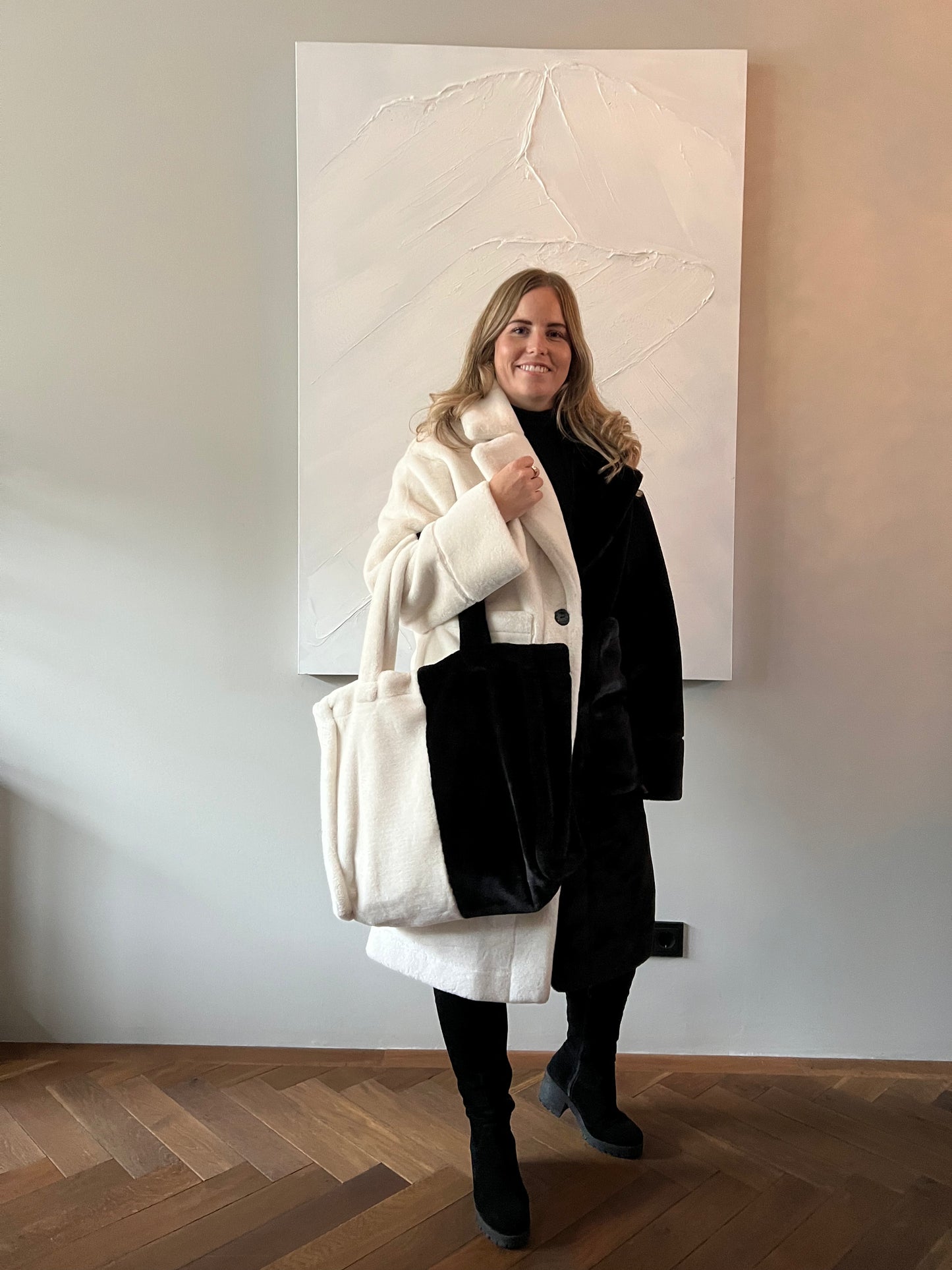 Jas Fluffy - Zwart-wit combinatie